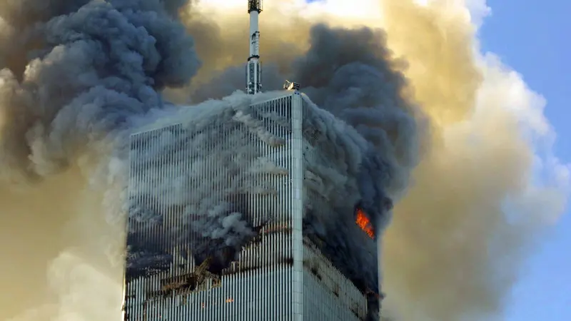 Meledaknya Menara Utara WTC (AP Photos/David Karp)