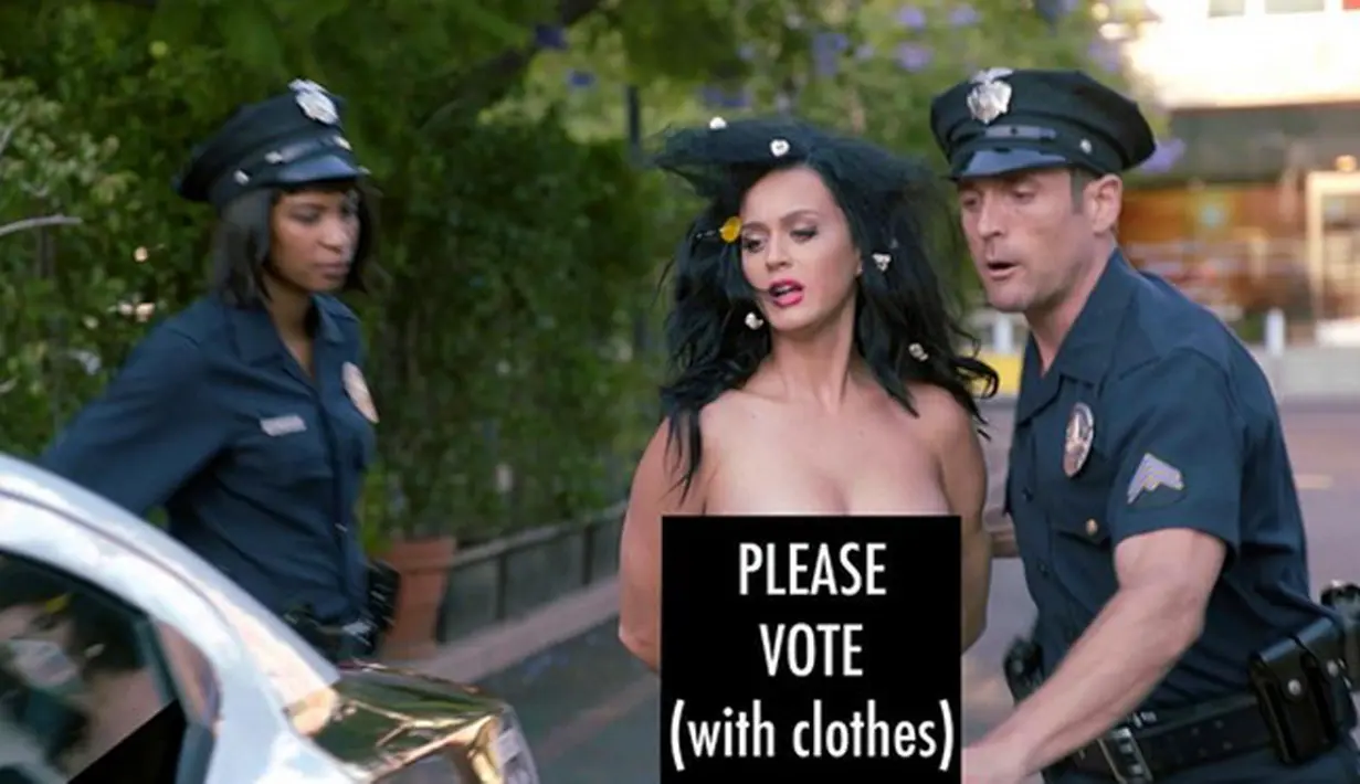 Tidak hanya melalui foto, ia juga tampil bugil dalam sebuah video. Ini dilakukan untuk menarik dukungan bagi Hilary Clinton. (Instagram/katyperry)