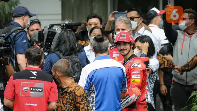 Foto: Magnet MotoGP Sedot Antusiasme Warga Saksikan Konvoi Parade Pembalap Promosikan MotoGP Mandalika 2022 di Jalanan Ibu Kota