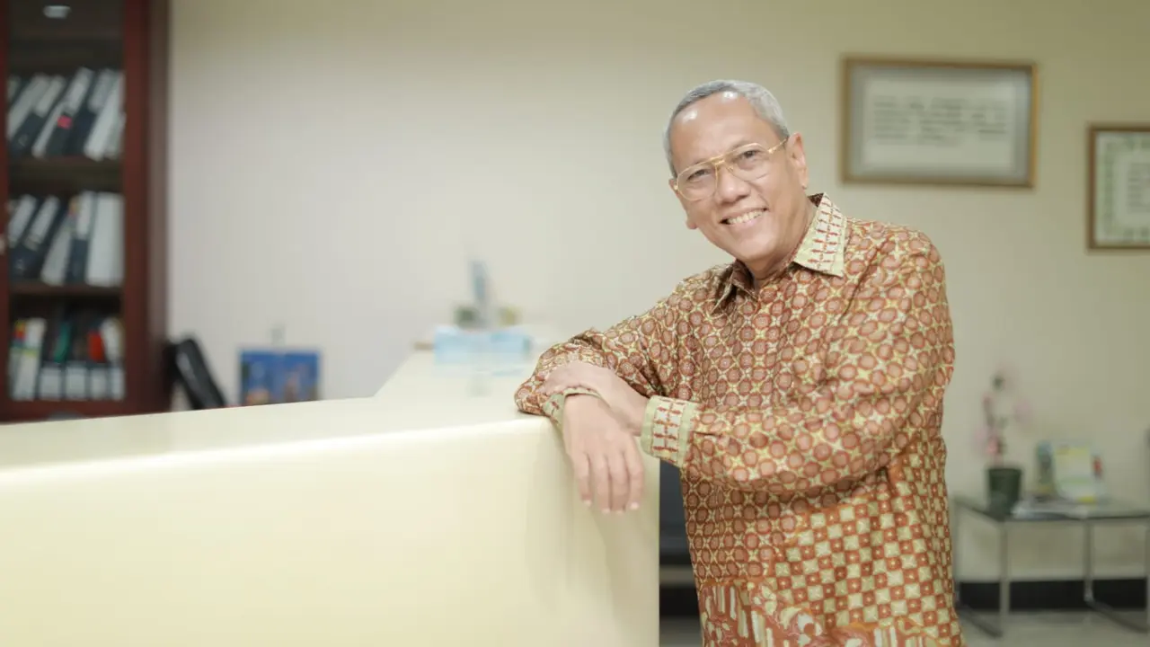 Prof Tjandra Yoga Menyinggung Perihal Kasus COVID Naik Lagi. Menurutnya Tidak Perlu Panik Lantaran Pandemi Belum Dicabut, COVID-19 Masih Ada, dan Segala Kemungkinan Masih Bisa Terjadi (Foto: Dokumen Pribadi)