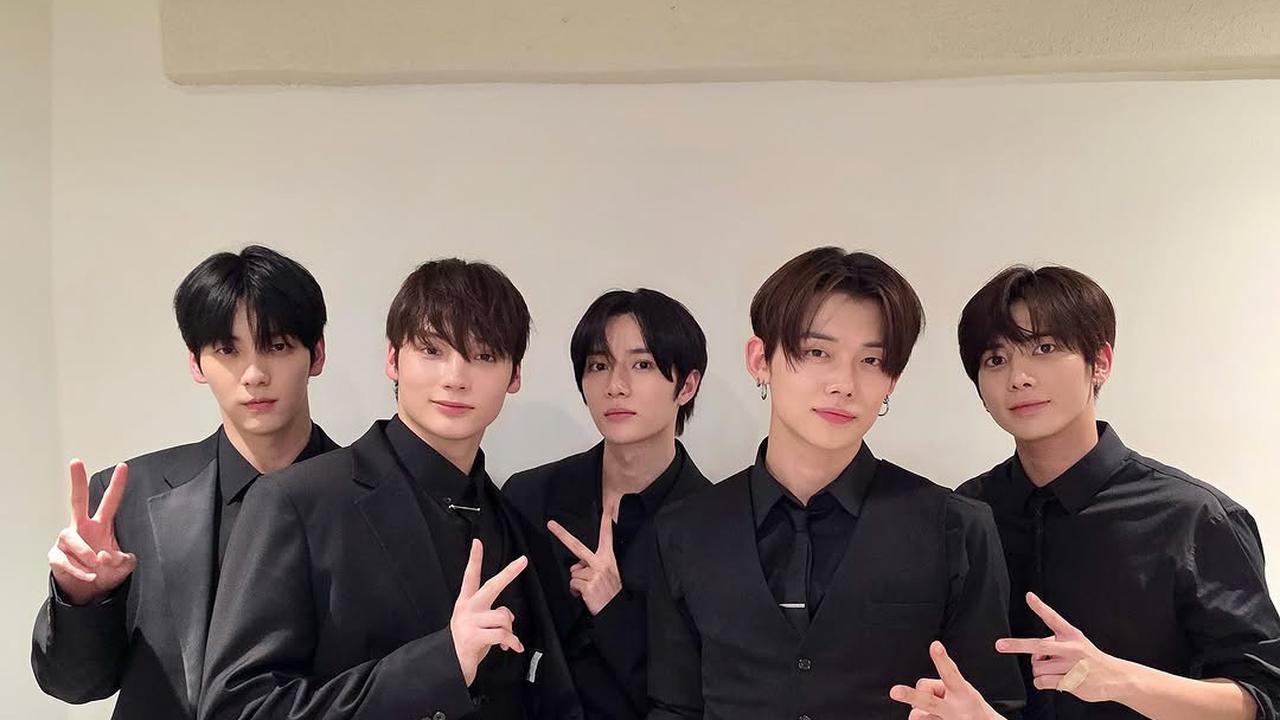 Keren, Group K-Pop Ini Saking Terkenalnya Sampai Punya Webtoon Sendiri
