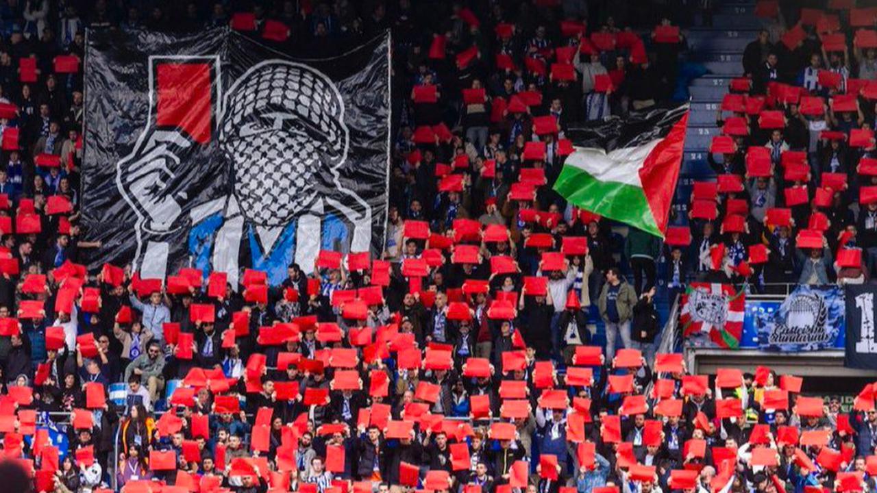 suporter bola dukung palestina