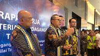 Menteri Perdagangan (Mendag), Zulkifli Hasan meminta Pemimpin daerah seperti Gubernur, Bupati, hingga Walikota dilarang keluar negeri. Hal tersebut diungkap saat membuka rapat kerja Kemendag, di Lampung, Rabu (1/3/2023).