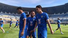 Saddil Ramdani dan Dion Markx tengah menjalani latihan bersama skuad Persib Bandung. (Bola.com/Erwin Snaz)