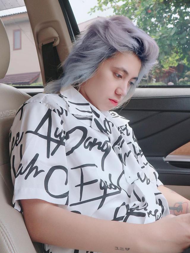 6 Potret Dera Idol dengan Berbagai Warna Rambut, Makin Terlihat Tomboi