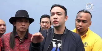 Nada suara Sanddy Tumiwa meninggi ketika disinggung pernyataan Tessa Kaunang.