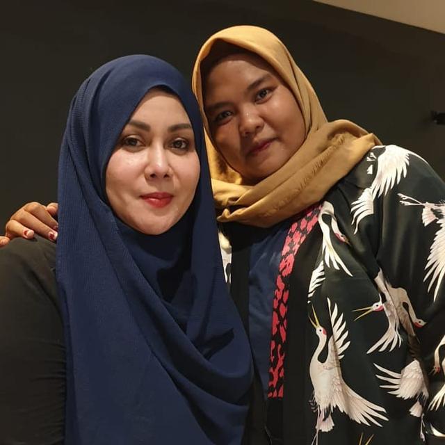 Potret Terbaru Mak Vera Mantan Manajer Olga Syahputra, Kini Mantap Tampil Berhijab. (Sumber: Instagram/makverazanobia)