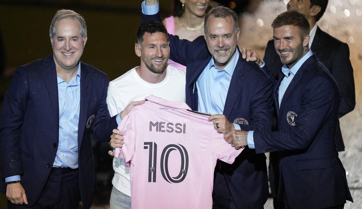 Megabintang asal Argentina, Lionel Messi resmi diperkenalkan Inter Miami. (AP Photo/Rebecca Blackwell)