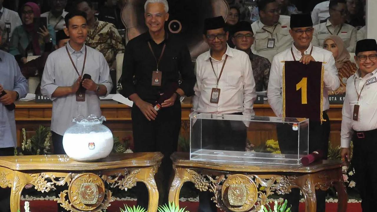 <br>Calon Presiden Ganjar Pranowo dan calon Wakil Presiden Mahfud MD sudah menyampaikan laporan harta kekayaan penyelenggara negara (LHKPN) mereka kepada KPK.
