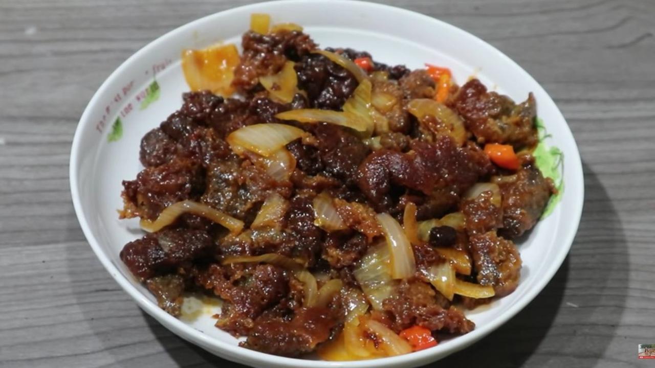 <b>Tumis Daging Bersama Bawang Bombai</b>