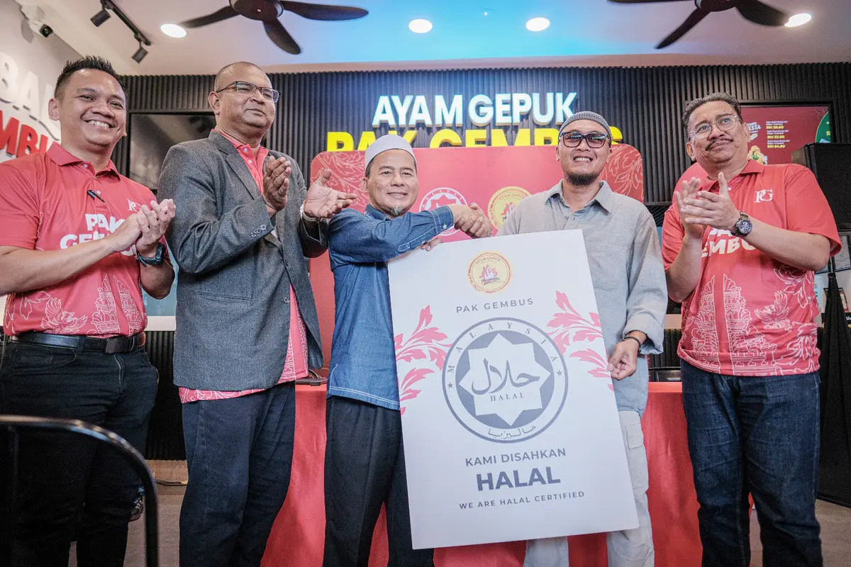 Ayam Gepuk Pak Gembus Perkuat Posisi di Malaysia dengan Sertifikasi Halal JAKIM