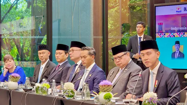 Menko Airlangga mendampingi Wapres Gibran Rakabuming Raka