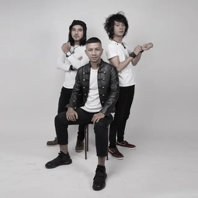 The Row Rowman Ungu