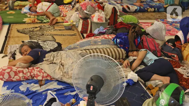 500 Warga Korban Banjir Mengungsi di GOR Pengadegan