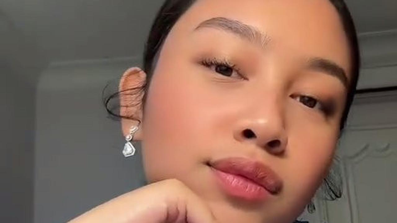 Potret Cantik dan Manis Khirani Trihatmodjo Anak Mayangsari di Pernikahan Putra Ari Sigit, Anggun Berkebaya Biru Muda