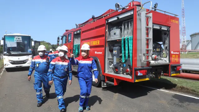 Dirut Pertamina Pantau Langsung Penanganan Insiden, Pastikan Operasional & Layanan Kilang Cilacap Tidak Terganggu