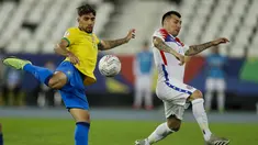 Gelandang timnas Brasil, Lucas Paqueta mencetak gol pembuka ke gawang Chile pada perempat final Copa America 2021 di Stadion Nilton Santos, Sabtu (3/7/2021) pagi WIB. Timnas Brasil lolos ke babak semifinal Copa America 2021 berkat kemenangan 1-0 atas Chile. (AP Photo/Bruna Prado)