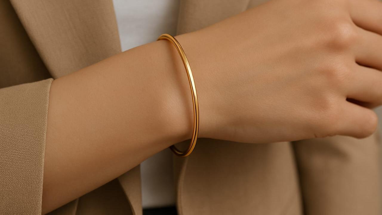 Ilustrasi Gelang Tali Emas Minimalis