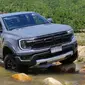 Generasi terbaru Ford Ranger Raptor menawarkan tampilan yang lebih gagah dan kaya fitur. (Septian/Liputan6.com)