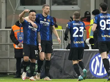 Inter Milan berhasil memetik kemenangan sekaligus mengakhiri puasa gol saat menjamu Salernitana pada giornata ke-28 Liga Italia 2021/2022 di Stadio Giuseppe Meazza, Sabtu (5/2/2022) dini hari WIB. (AFP/Miguel Medina)