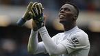 Edouard Mendy terpilih menjadi kiper terbaik FIFA tahun 2021 dalam acara The Best FIFA Football Awards 2021 di Zurich, Swiss, Senin (17/1/2022). Edouard Mendy menjadi kiper Afrika Pertama yang merebut penghargaan ini sejak pertama kali diadakan pada 2017. (AFP/Adrian Dennis)
