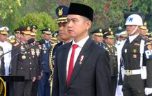 Gantikan Presiden Prabowo, Ini Gaya Wapres Gibran Pimpin Upacara Hari Pahlawan