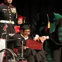 Sibuk bekerja membuat kakek ini lupa bahwa dirinya belum lulus hingga 63 tahun kemudian.