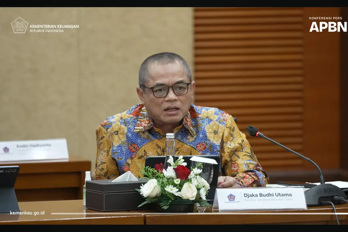 Direktur Jenderal Bea dan Cukai, Djaka Budhi Utama saat Konferensi Pers APBN, di Kementerian Keuangan, Jakarta, Selasa (17/6/2025). (Foto: Liputan6.com/Tira Santia)