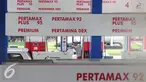 Petugas menunggu pelanggan untuk mengisi bahan bakar minyak (BBM) di SPBU di Jakarta, Selasa (29/3). PT Pertamina (Persero) mengusulkan pemerintah tidak menetapkan penurunan harga BBM terlalu besar. (Liputan6.com/Angga Yuniar)