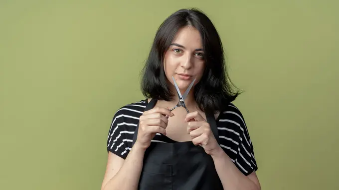 Rekomendasi Gaya Rambut Sebahu agar Rambut Tebal Lebih Teratur (photo by freepik.com)