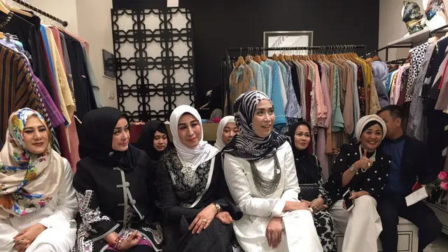 Chintami Atmanagara di perayaan satu tahun butik The Shahdan