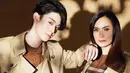 Tetap tampil kece dengan busana fashion ternama, ibu dan anak ini pun pose dengan gaya yang keren. Melihat keduanya bersama, seperti tidak memiliki jarak usia yang jauh. Ibundanya yang pernah menjadi artis, hingga saat ini tetap memiliki penampilan manawan yang menuai banyak pujian dari penggemarnya. (Liputan6.com/IG/@phrrince)