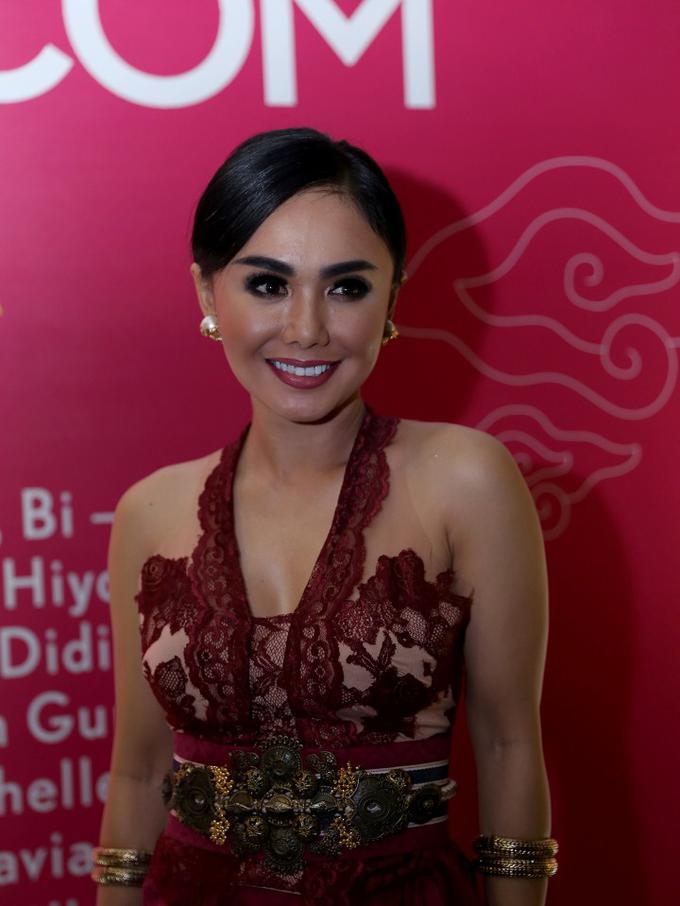  Yuni  Shara  Batik Indonesia Keren News Entertainment 