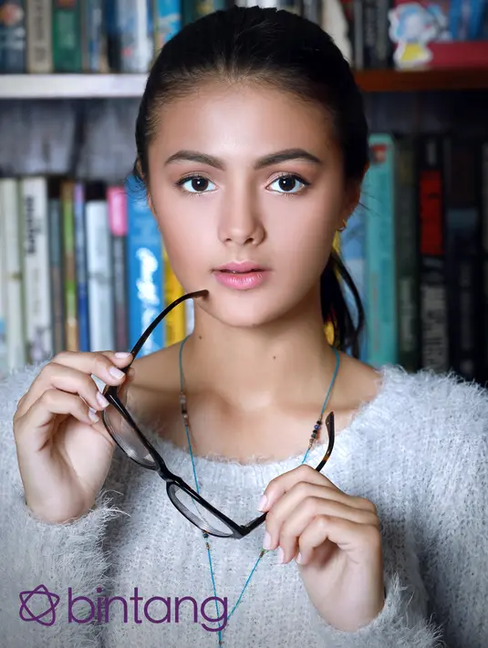 Amanda mengawali kariernya dari dunia modeling. Beberapa kali ditolak saat mengikuti casting. Itu tidak membuatnya putus asa. (Fotografer: Deki Prayoga, Digital Imaging: Muhammad Iqbal Nurfajri/Bintang.com)