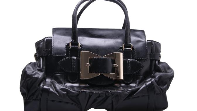 Gucci Black Queen Handbag Coating Canvas Tote Bag. (dok. tinkerlust.com/annisayudhoyono/Novi Thedora)
