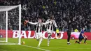 Pemain Juventus, Francisco Coneicao melakukan selebrasi setelah mencetak gol kemenangan timnya atas Inter Milan dalam laga lanjutan Liga Italia 2024/2025 di Juventus Stadium, Turin, Italia, Senin (17/02/2025) WIB. (AP Photo/LaPresse/Fabio Ferrari)