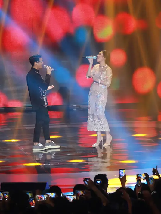 Seperti halnya cinta lama yang bersemi kembali atau CLBK, saat menggarap lagu ini, mereka masih ingat betul dengan bermacam improvisasi seperti dua tahun lalu. (Galih W. Satria/Bintang.com)