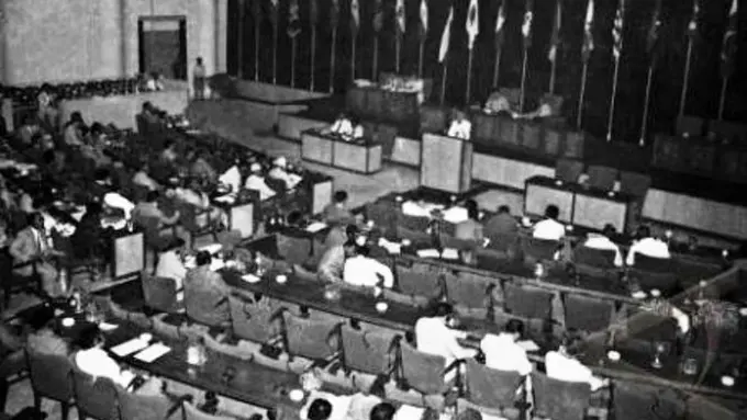 Nehru dan Gamal Minum Kobokan, Ini Fakta Unik &amp; Kocak KAA 1955