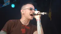 Kabar duka dari dunia musik dunia. Grup musik yang terkenal tahun 2000-an, Linkin Park baru saja kehilangan vokalisnya. Chester Bennington meninggal dunia setelah mengakhiri hidupnya. (Bambang E. Ros/Bintang.com)