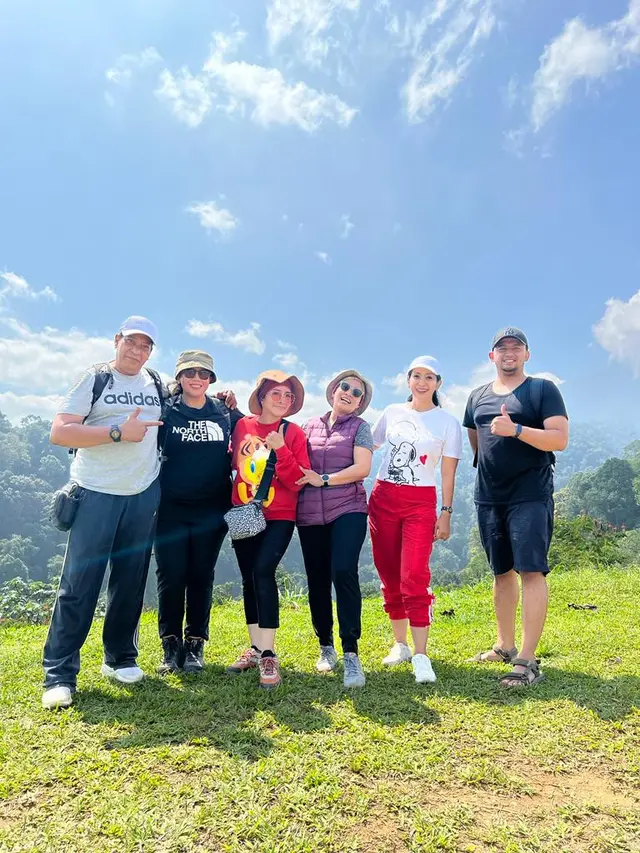 Mega Mulya dan Kiki Bayu dengan para instruktur