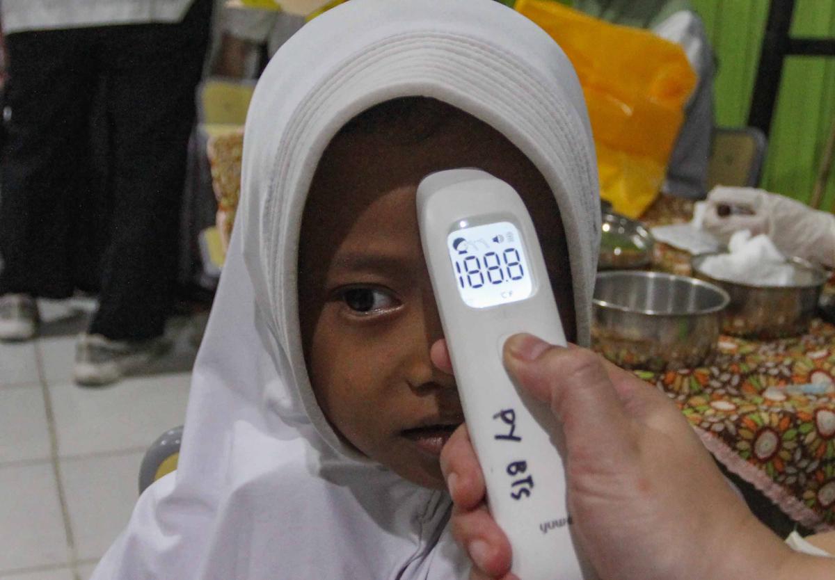 FOTO: Antusias Siswa SD Ikuti Imunisasi Massal BIAS 2025