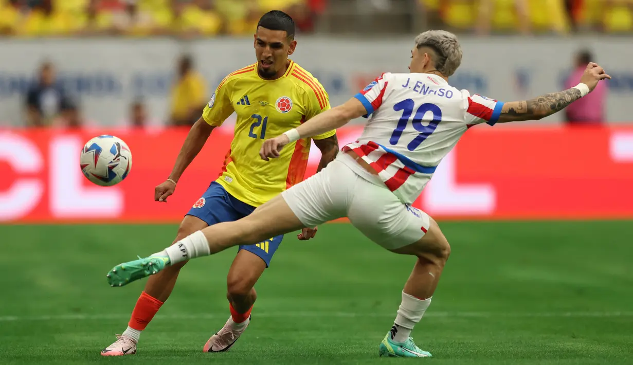 Dua gol kemenangan Los Cafeteros dicetak Daniel Munoz dan Jefferson Lerma. (Tim Warner/Getty Images/AFP)