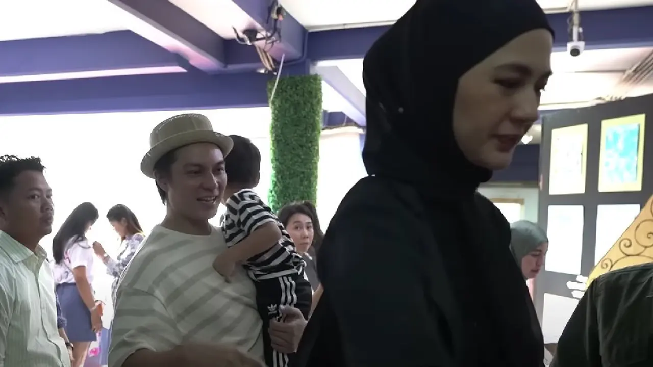 Baim Wong dan Paula Verhoeven di Acara Kelulusan Kiano