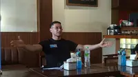 3 Gerakan Stretching untuk Redakan Pegal Akibat Duduk Lama
