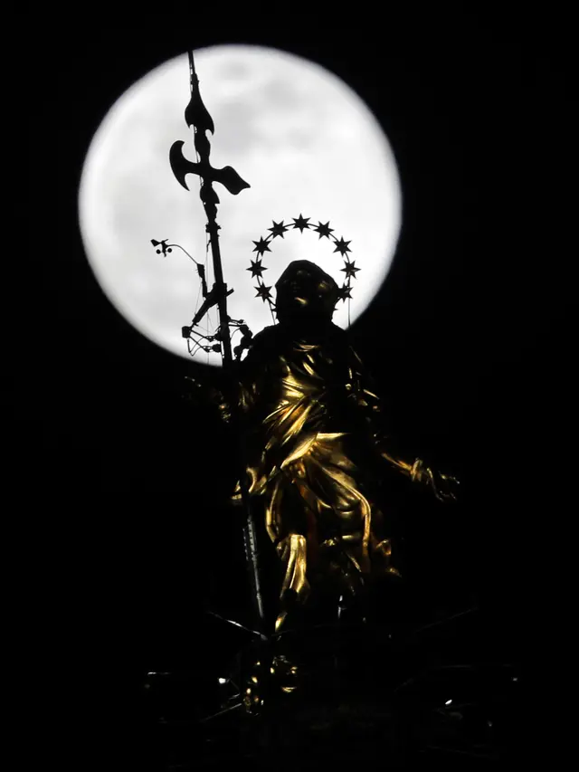 Melihat Penampakan Super Snow Moon di Berbagai Negara