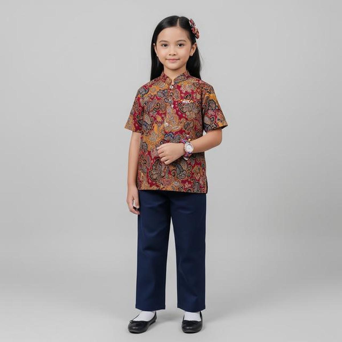 8 Model Atasan Batik Anak Perempuan yang Stylih, Manis untuk Acara Formal Keluarga