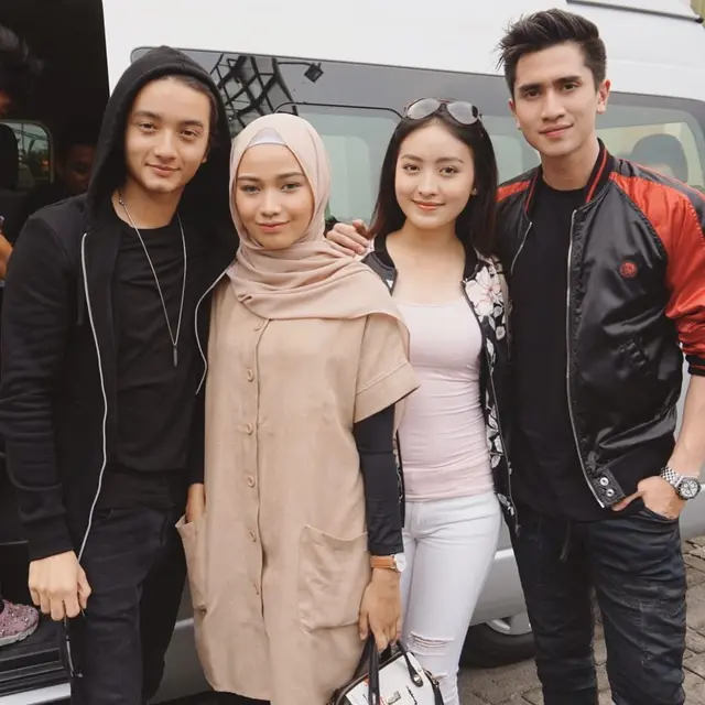 Putuskan Berhijab, Ini 6 Potret Terbaru Bella Nabilla Sahabat Wilona di Anak Sekolahan