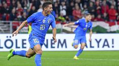 Italia berhasil mencuri kemenangan saat bersua Hungaria pada match day keenam Grup 3 UEFA Nations League A 2022 yang berlangsung di Puskas Arena, Budapest, Selasa (27/9/2022) dini hari WIB. (AP via MTI/Zsolt Szigetvary)