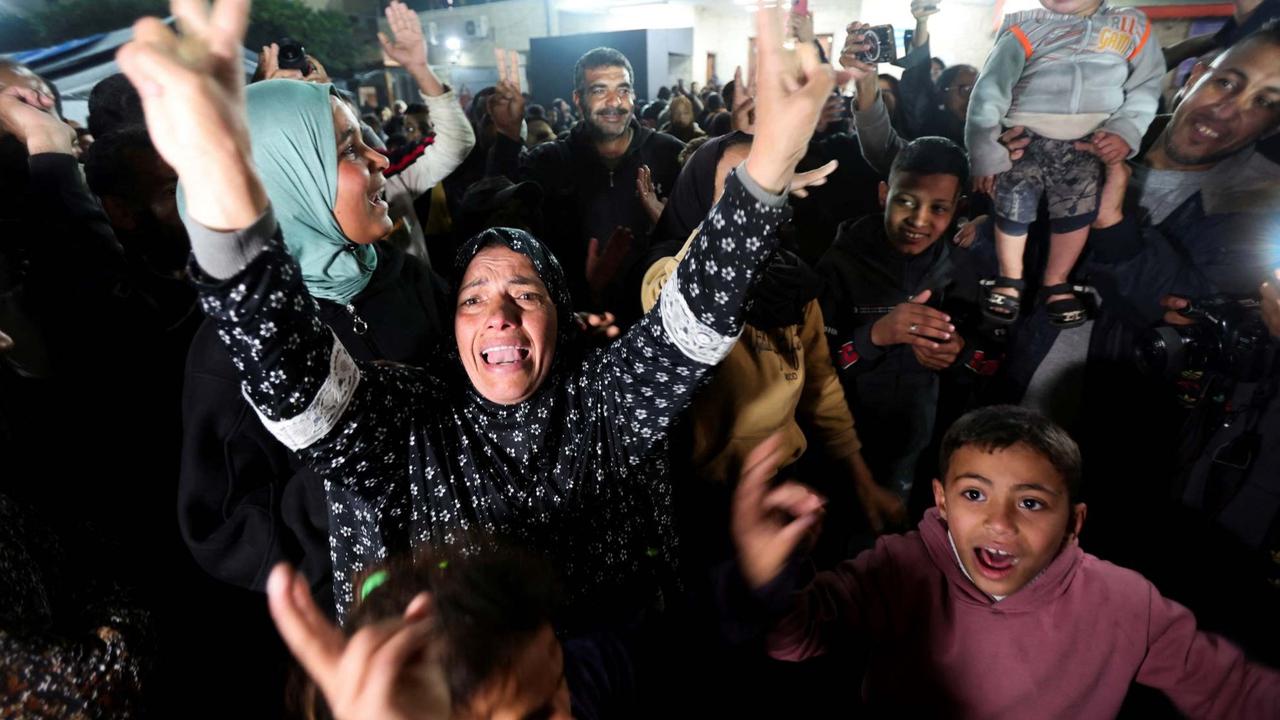 Warga Jalur Gaza merayakan gencatan senjata Israel dan Hamas
