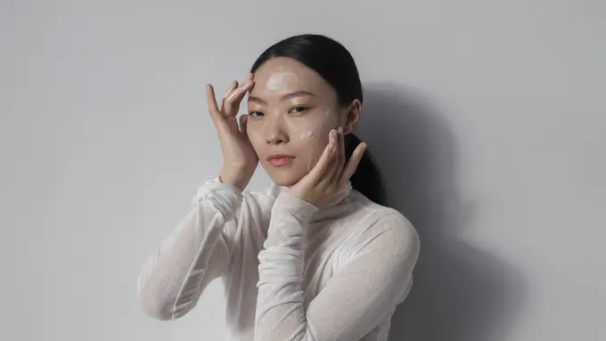 Air Keran Bikin Jerawat? Ini Dia 6 Masalah Kulit yang Bisa Muncul Akibat Air yang Tidak Cocok! (Foto: Freepik/freepik)